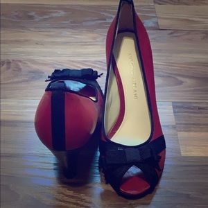 Gorgeous Antoni Melani red heels